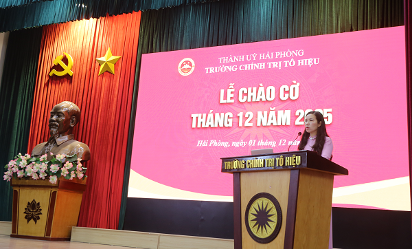 Trường Chính trị Tô Hiệu tổ chức Lễ chào cờ, sinh hoạt dưới cờ tháng 12